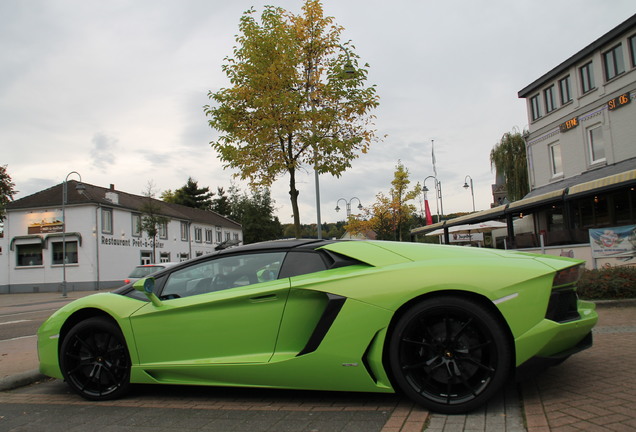 Lamborghini Aventador LP700-4 Roadster