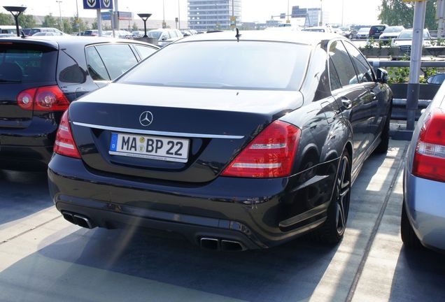 Mercedes-Benz S 63 AMG W221 2011