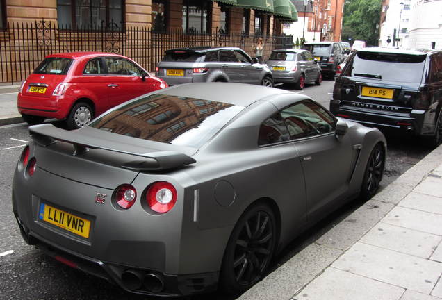 Nissan GT-R 2011