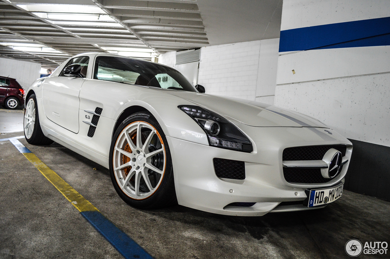 Mercedes-Benz SLS AMG