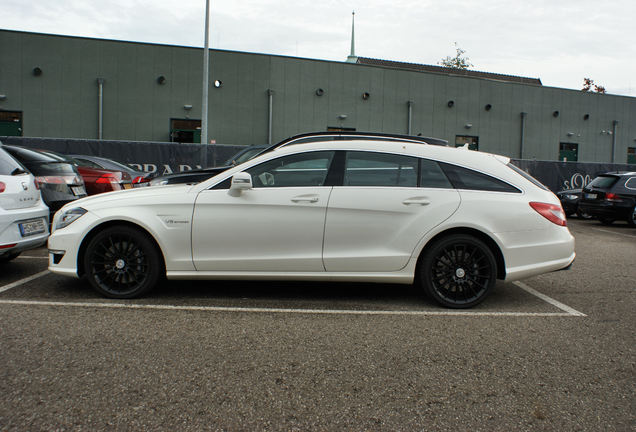 Mercedes-Benz CLS 63 AMG X218 Shooting Brake