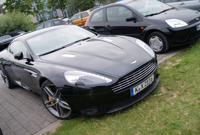 Aston Martin Virage 2011