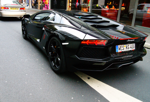 Lamborghini Aventador LP700-4