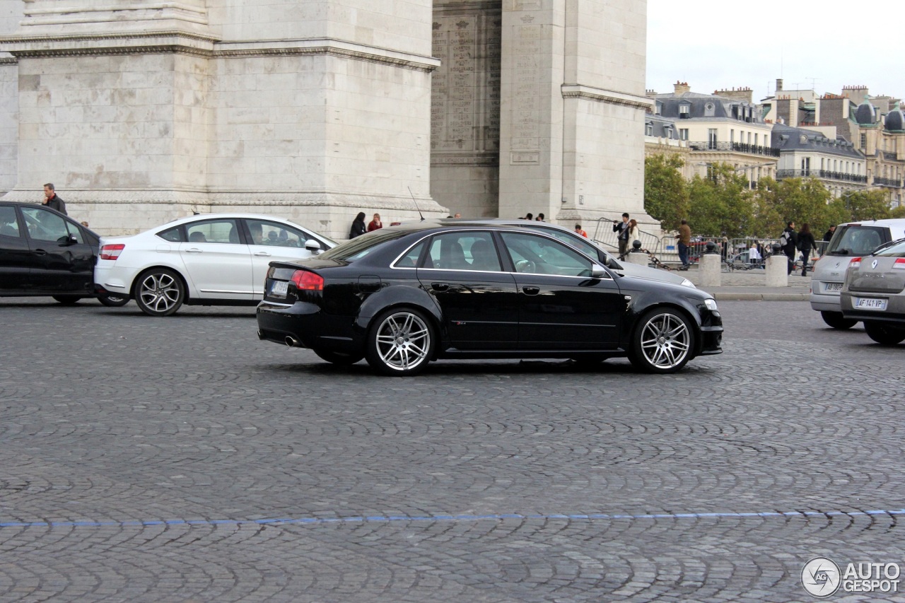 Audi RS4 Sedan