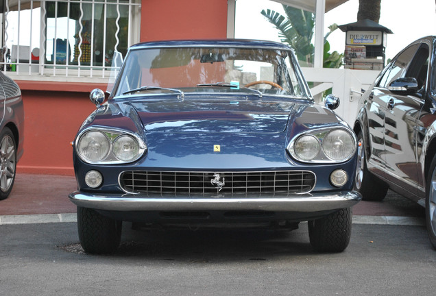 Ferrari 330 GT 2+2 Series I