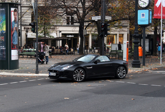 Jaguar F-TYPE S V8 Convertible