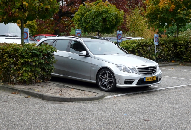 Mercedes-Benz E 63 AMG S212 V8 Biturbo