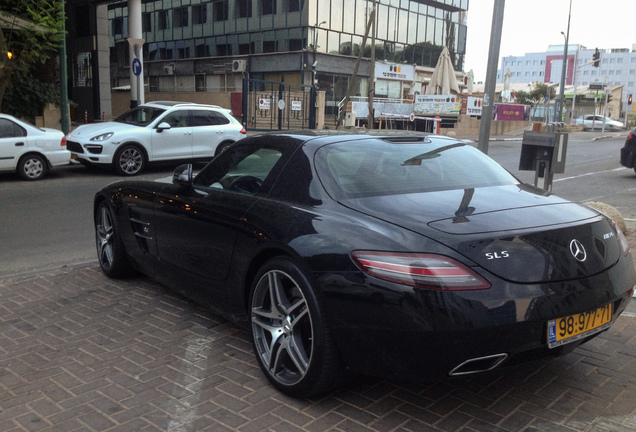 Mercedes-Benz SLS AMG