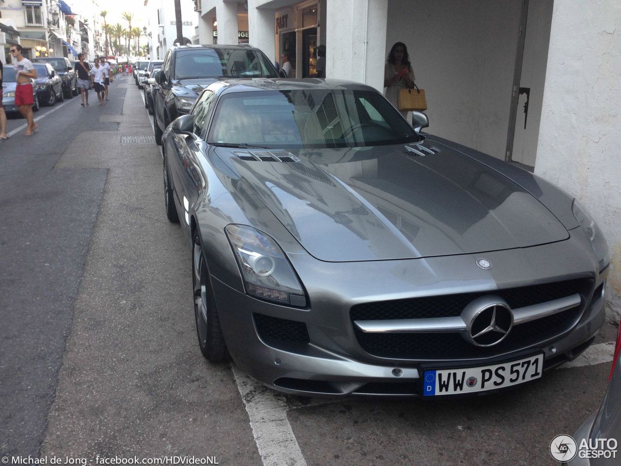 Mercedes-Benz SLS AMG