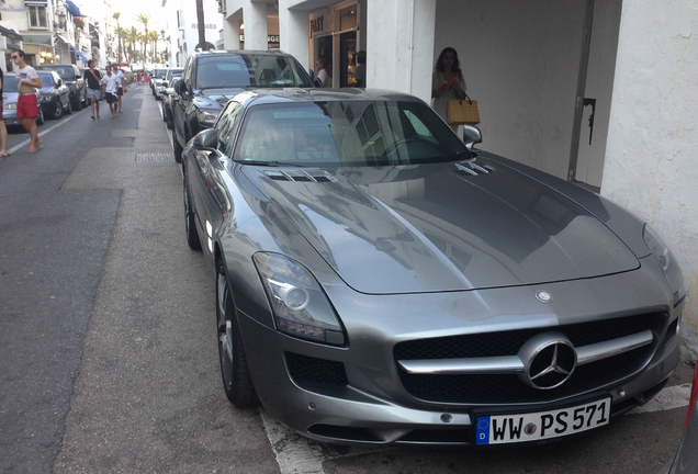 Mercedes-Benz SLS AMG