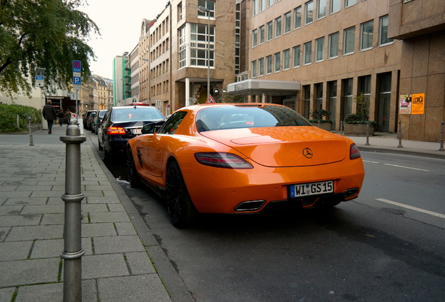 Mercedes-Benz SLS AMG