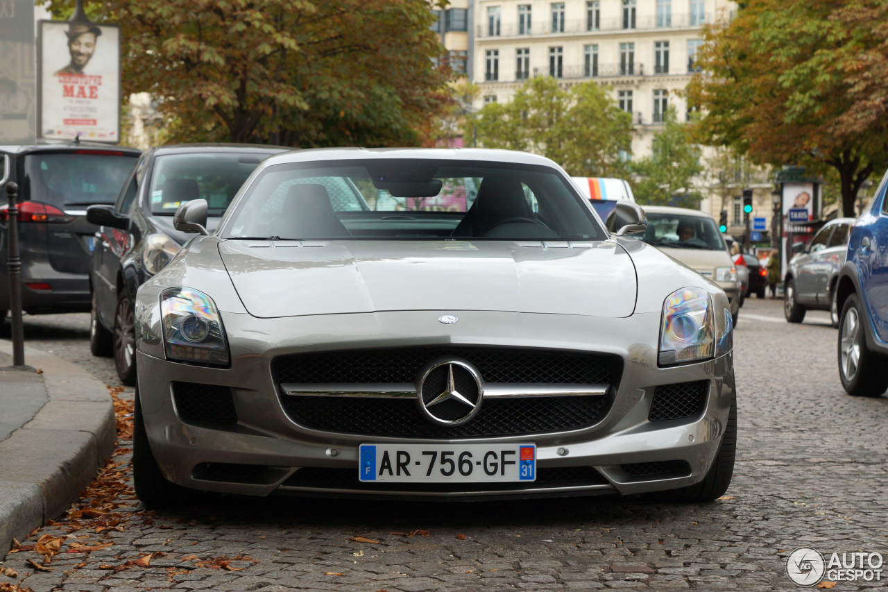 Mercedes-Benz SLS AMG