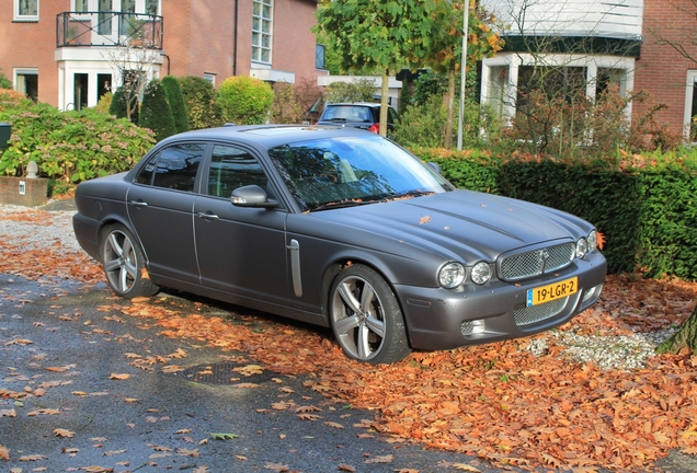 Jaguar XJR Portfolio