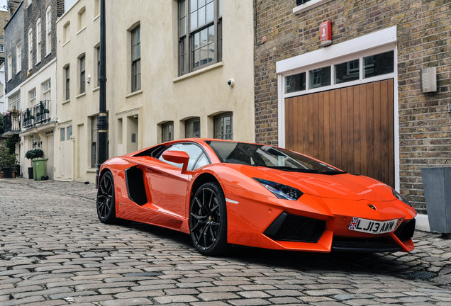 Lamborghini Aventador LP700-4