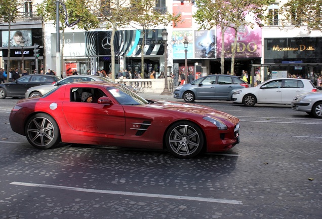 Mercedes-Benz SLS AMG