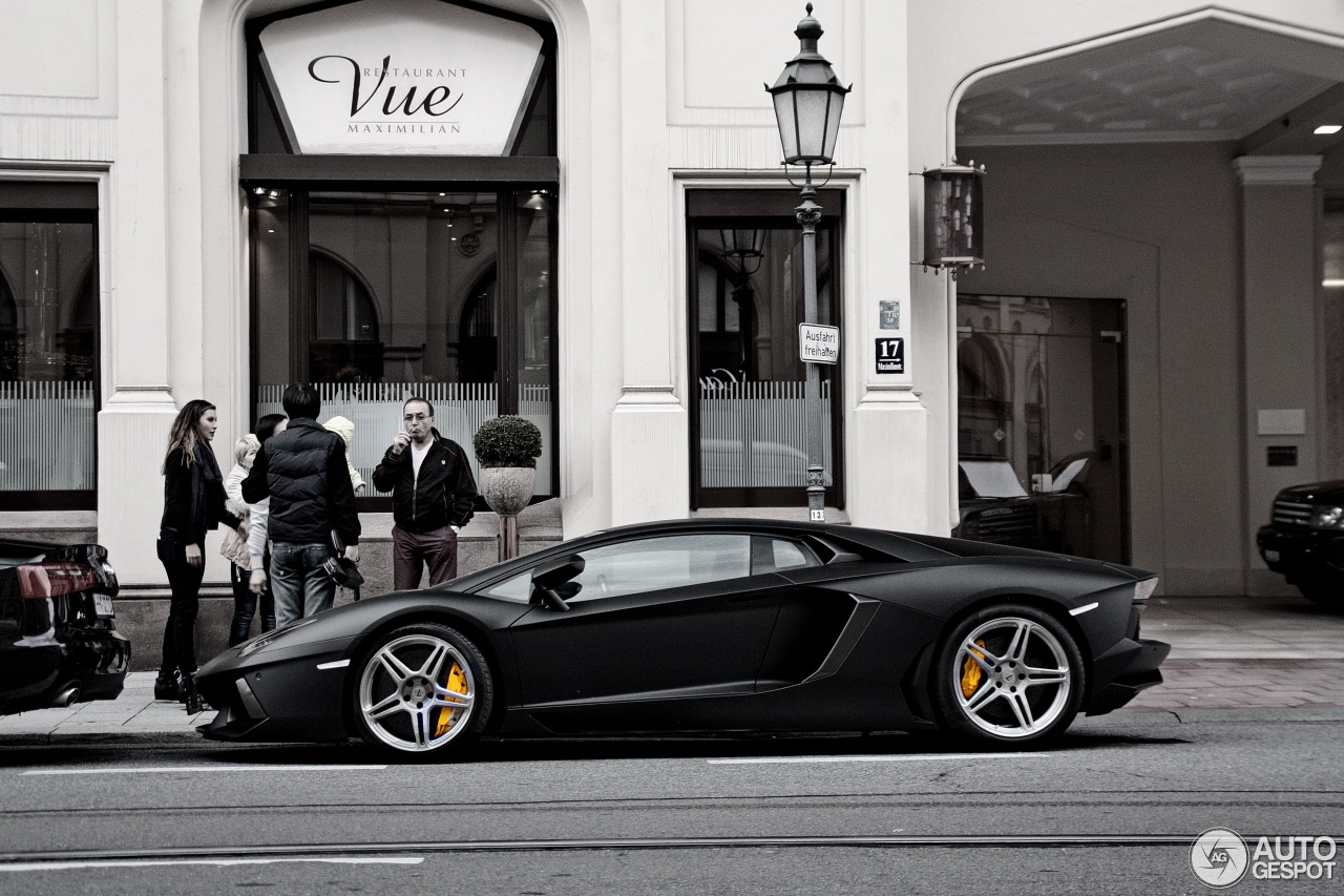 Lamborghini Aventador LP700-4