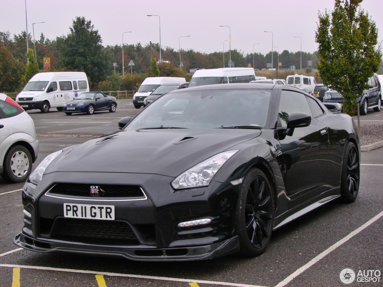 Nissan GT-R 2011 Petersen Racing