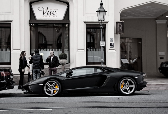 Lamborghini Aventador LP700-4