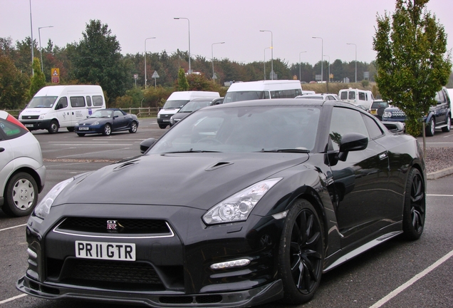 Nissan GT-R 2011 Petersen Racing