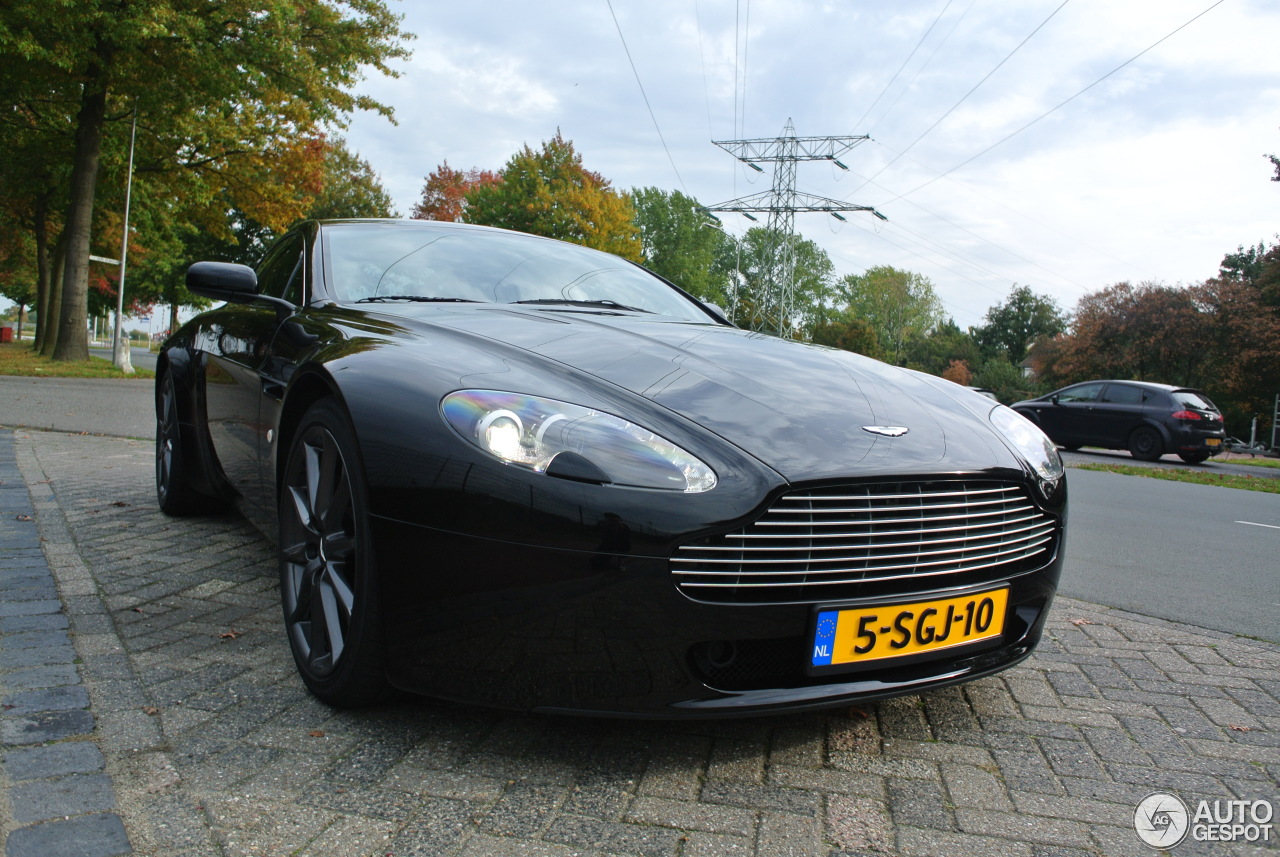 Aston Martin V8 Vantage