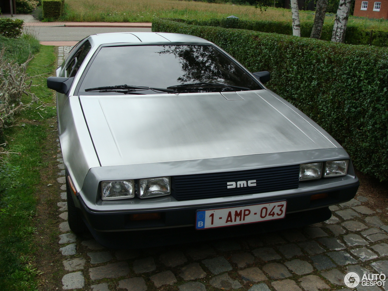 DeLorean DMC-12