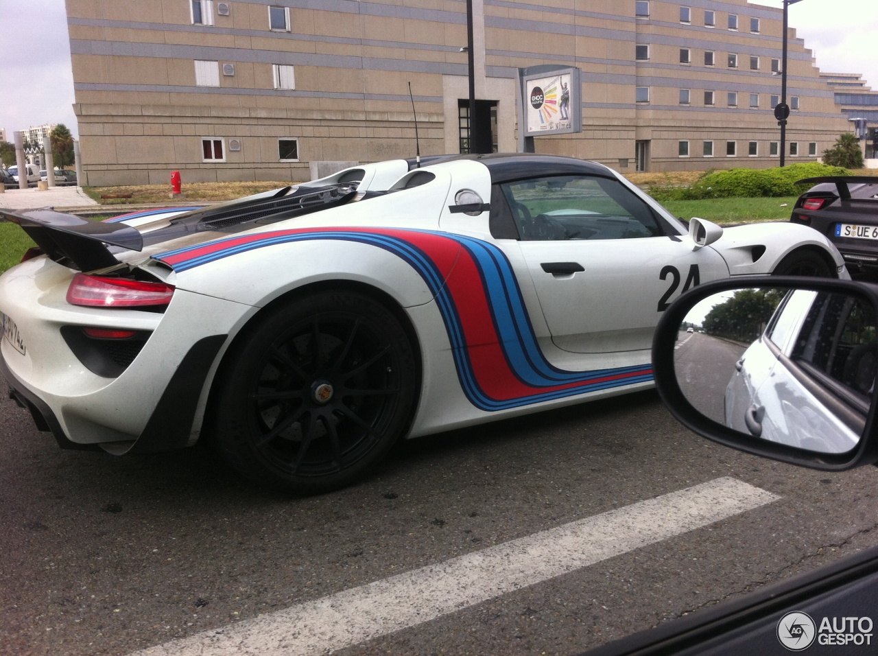 Porsche 918 Spyder Weissach Package