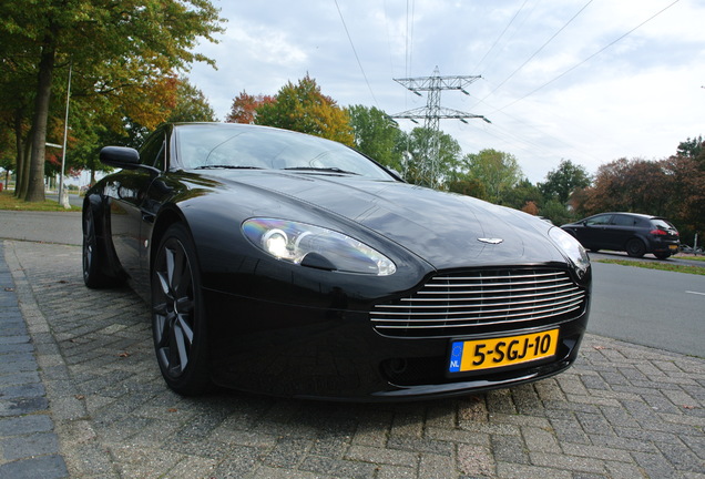 Aston Martin V8 Vantage