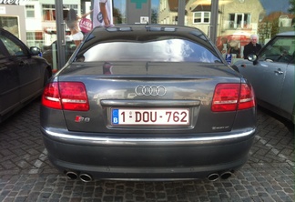 Audi S8 D3