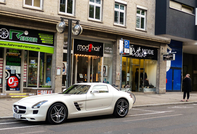 Mercedes-Benz SLS AMG