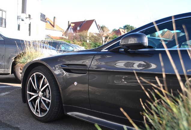 Aston Martin V8 Vantage S