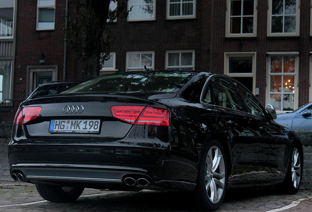 Audi S8 D4