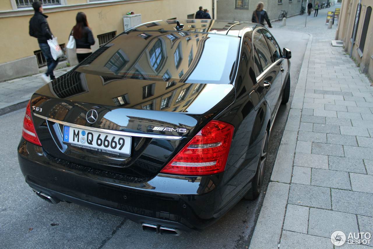 Mercedes-Benz S 63 AMG W221 2011