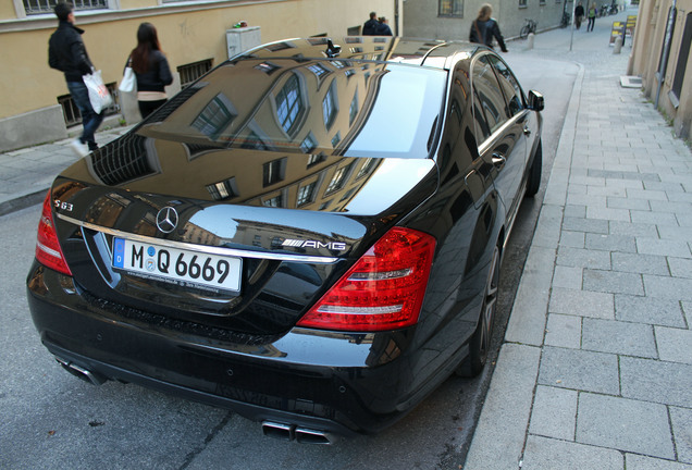 Mercedes-Benz S 63 AMG W221 2011