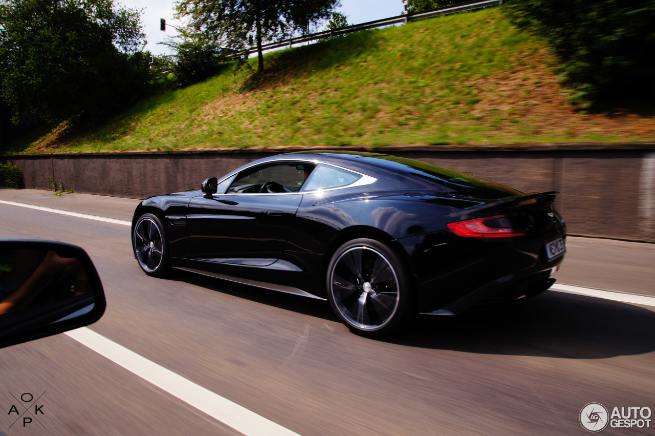 Aston Martin Vanquish 2013