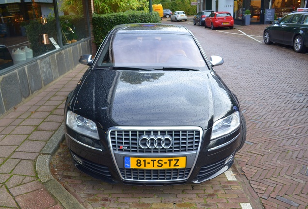 Audi S8 D3