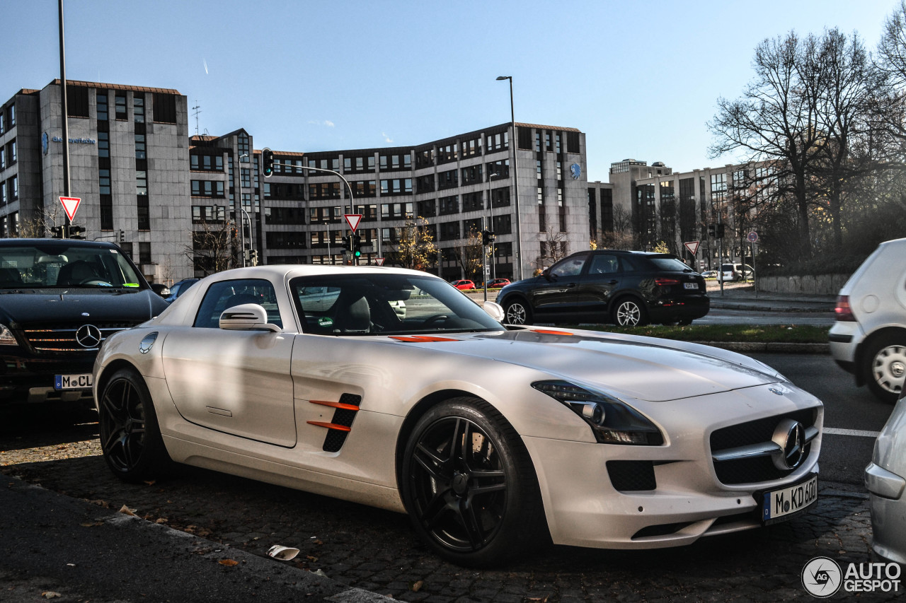 Mercedes-Benz SLS AMG