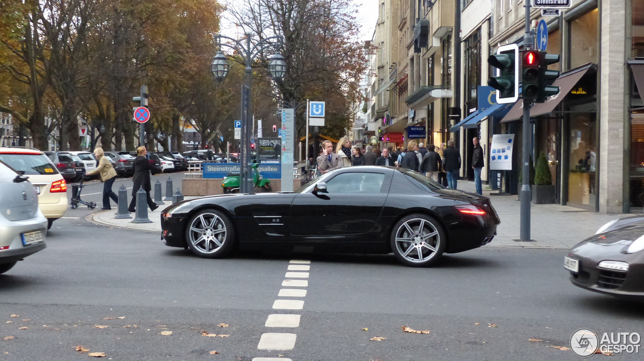 Mercedes-Benz SLS AMG