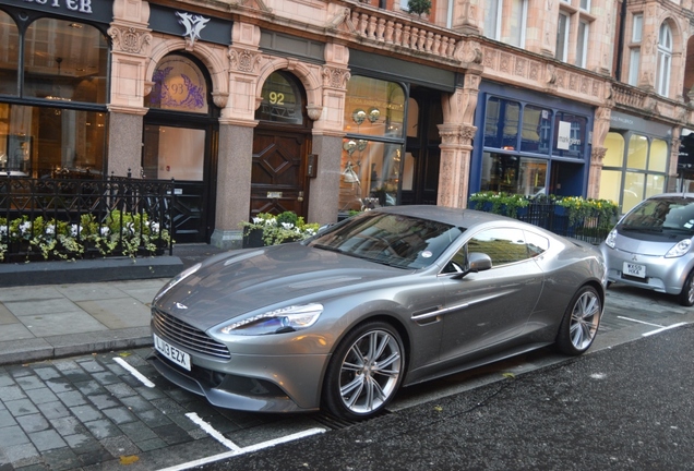 Aston Martin Vanquish 2013