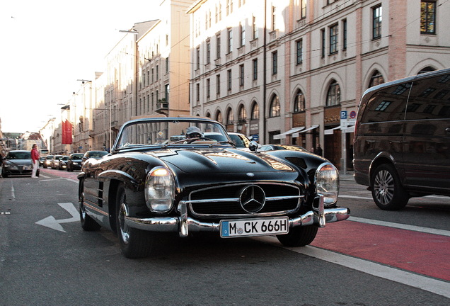 Mercedes-Benz 300SL Roadster