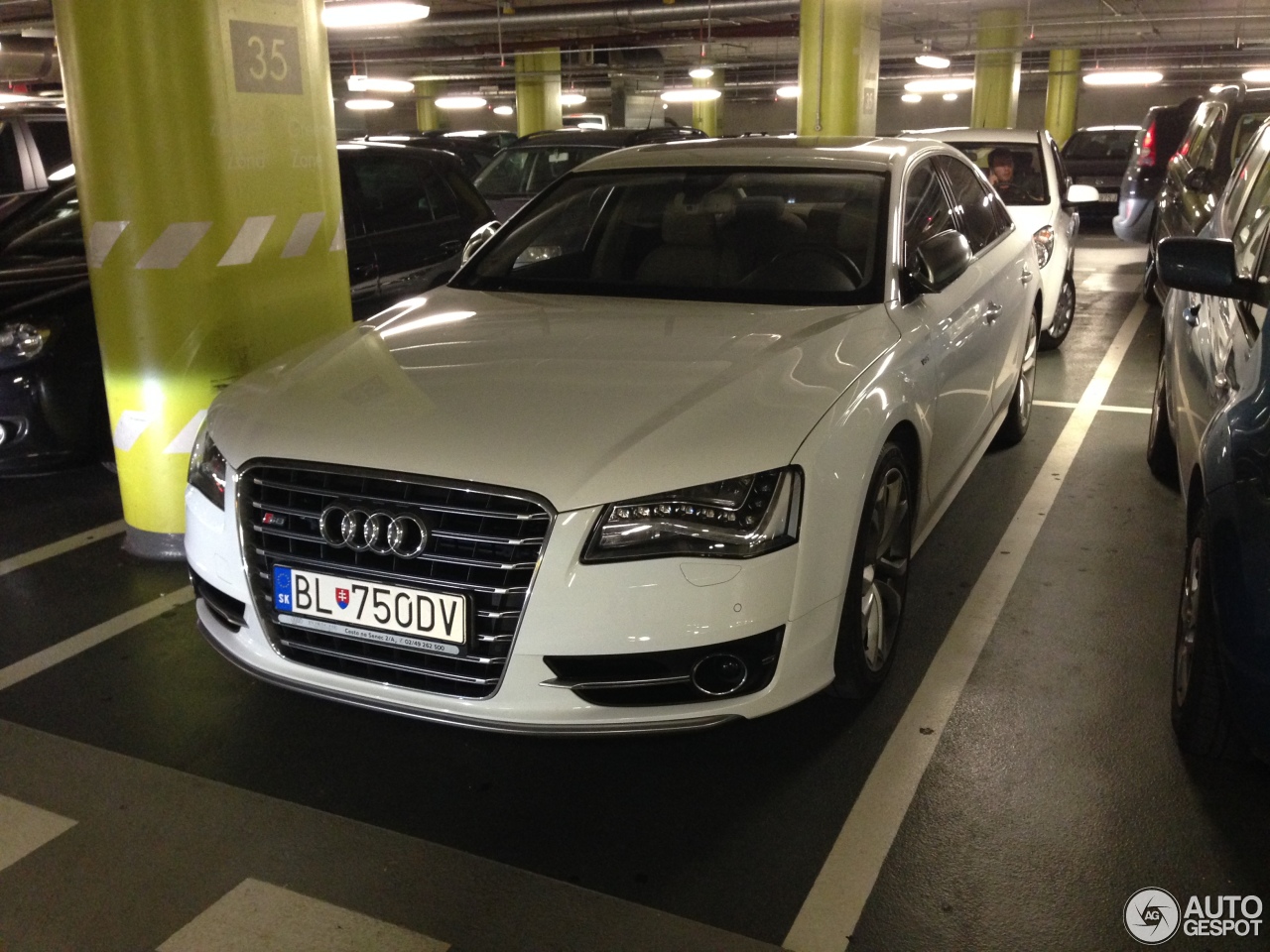 Audi S8 D4