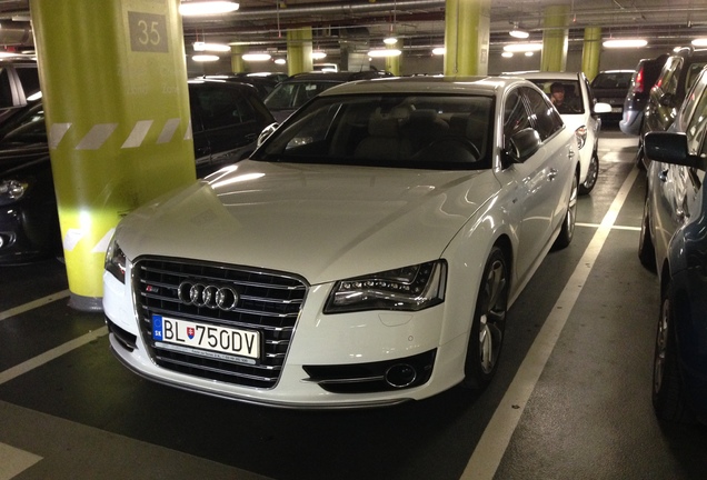 Audi S8 D4