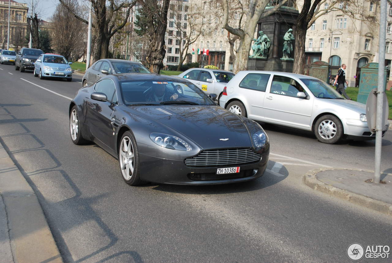 Aston Martin V8 Vantage