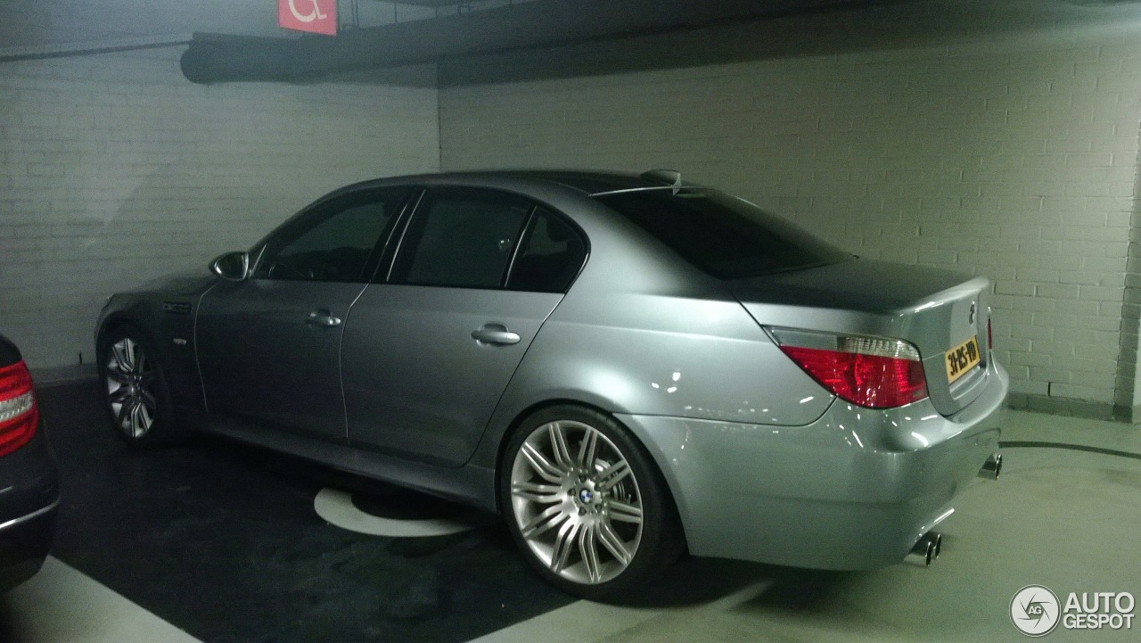 BMW M5 E60 2005