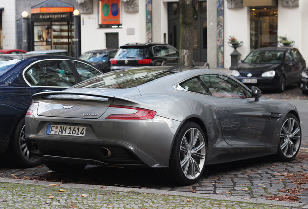 Aston Martin Vanquish 2013