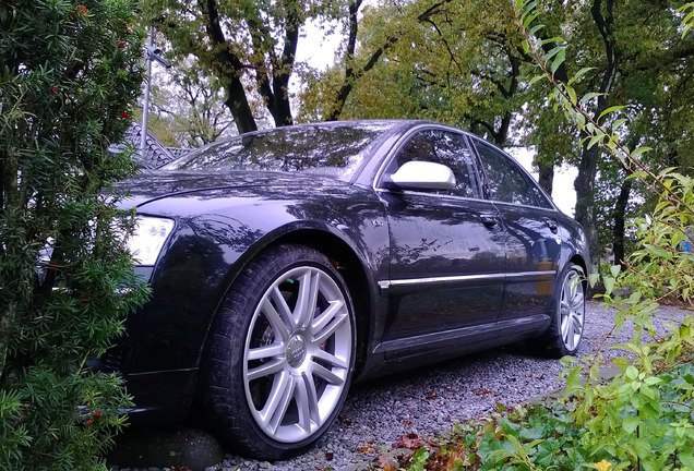 Audi S8 D3