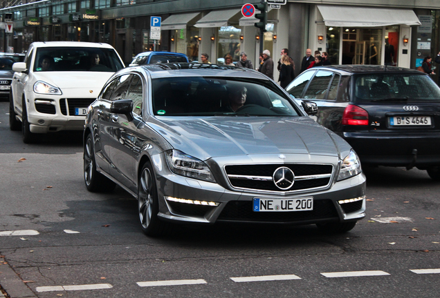 Mercedes-Benz CLS 63 AMG X218 Shooting Brake