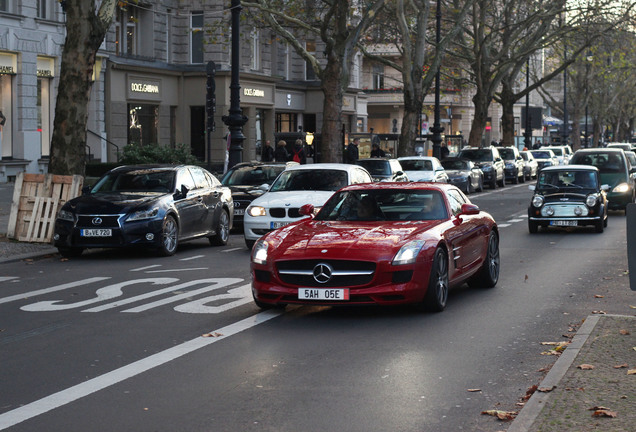 Mercedes-Benz SLS AMG