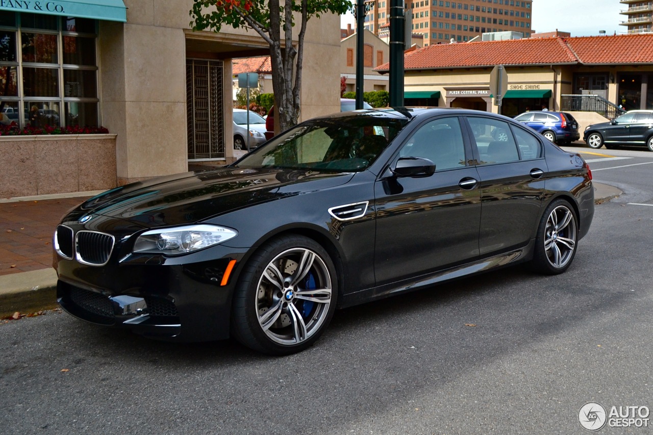 BMW M5 F10 2011