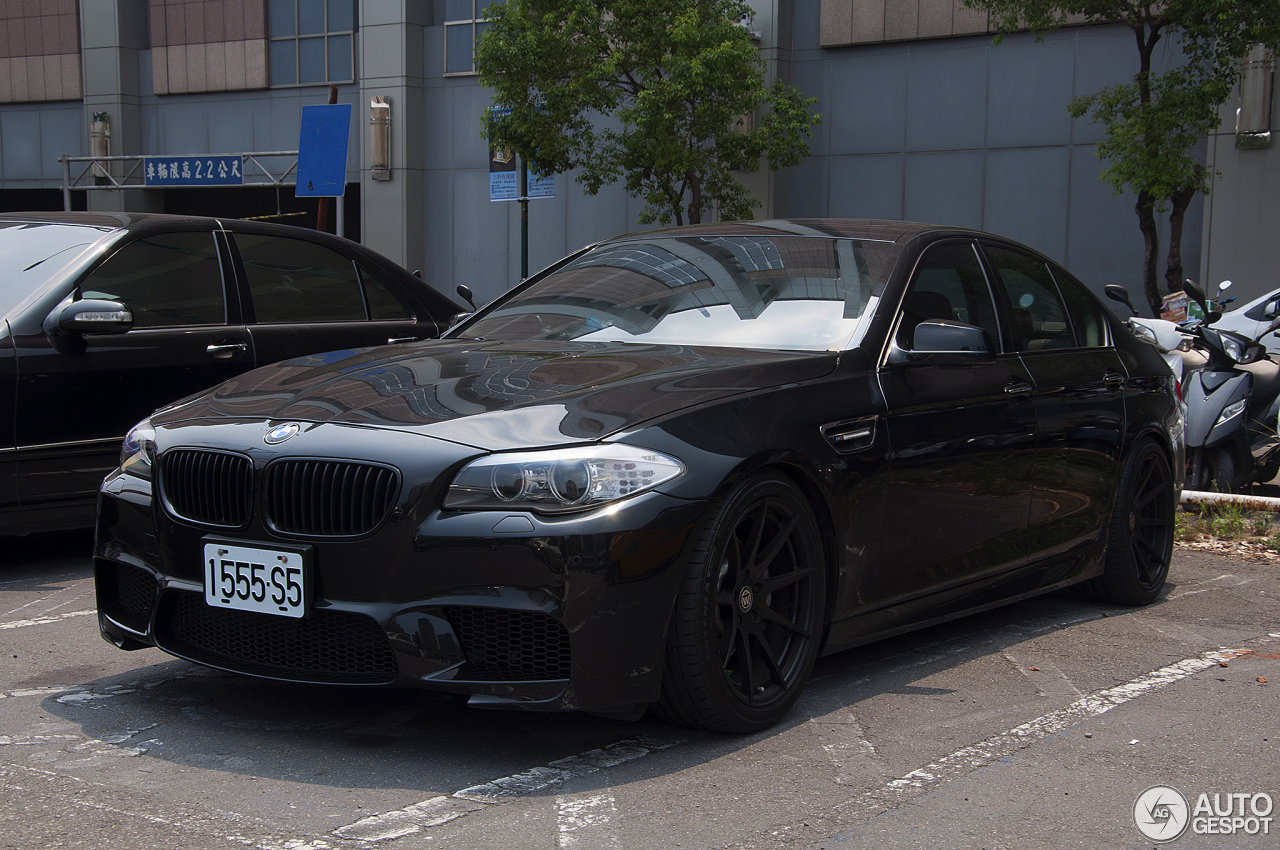 BMW M5 F10 2011