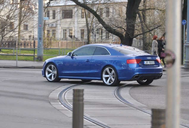 Audi RS5 B8 2012